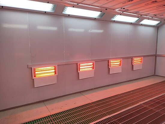Automašīnas krāsošanas un gruntēšanas kamera ar infrasarkano apsildi, 38,5 KW AEB